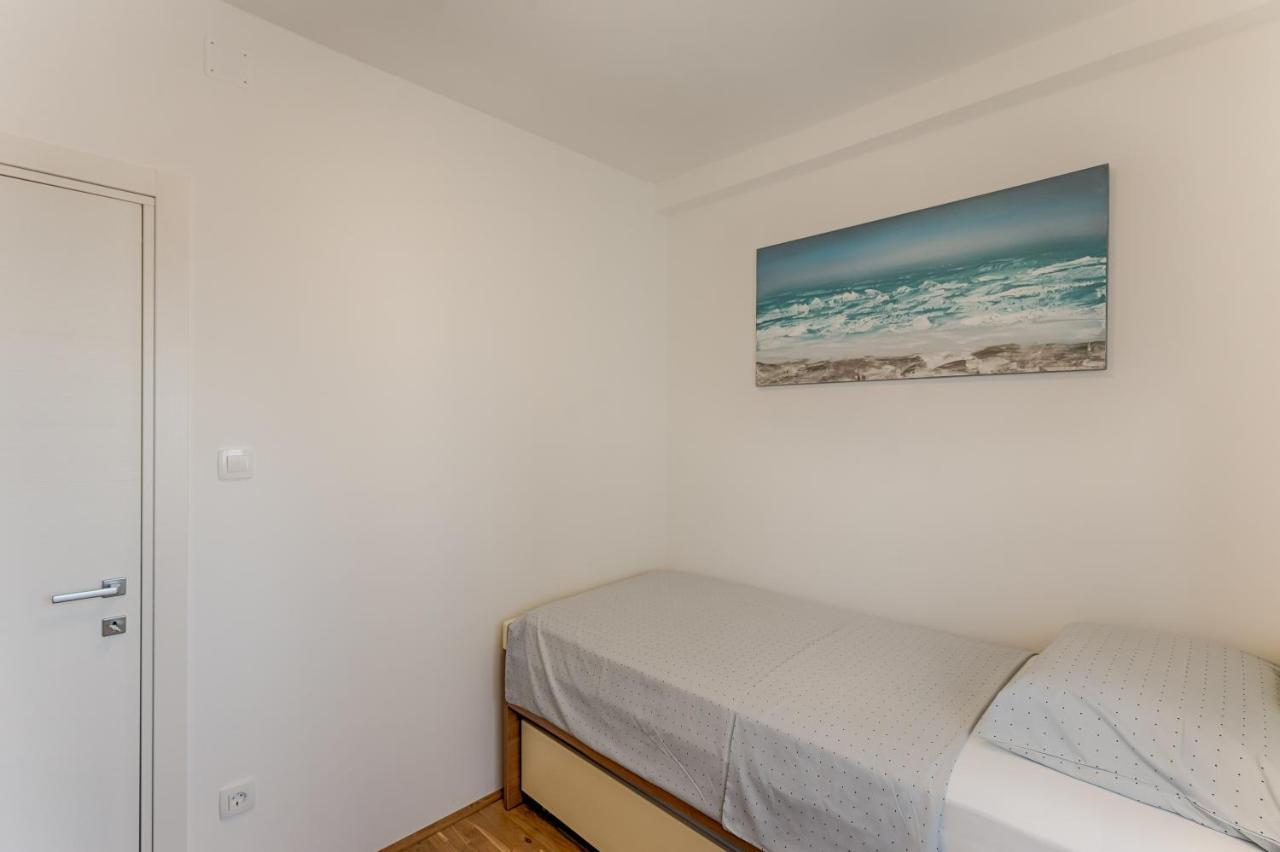 Two Bedroom Apartment Paris リエカ エクステリア 写真